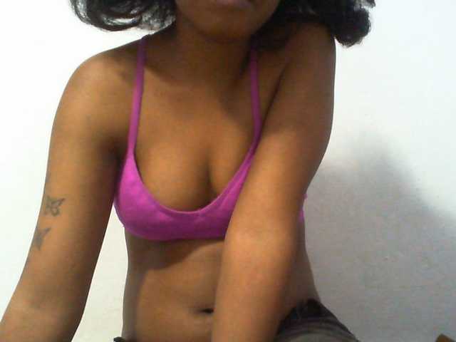 Njara12 live cam on BongaCams