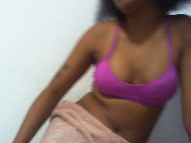 Njara12 live cam on BongaCams
