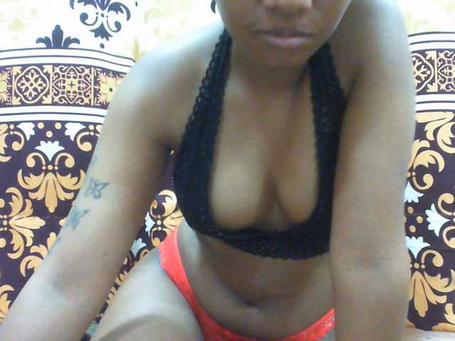 Njara12 live cam on BongaCams