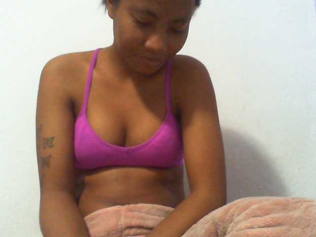 Njara12 live cam on BongaCams