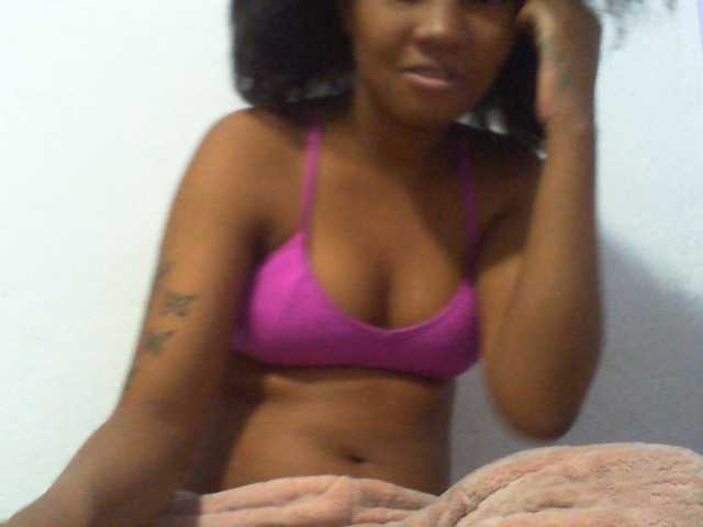 Njara12 live cam on BongaCams