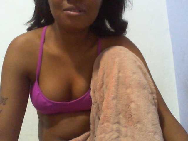 Njara12 live cam on BongaCams