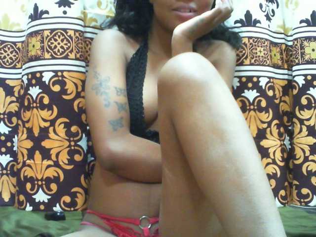 Njara12 live cam on BongaCams