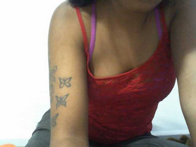 Njara12 live cam on BongaCams