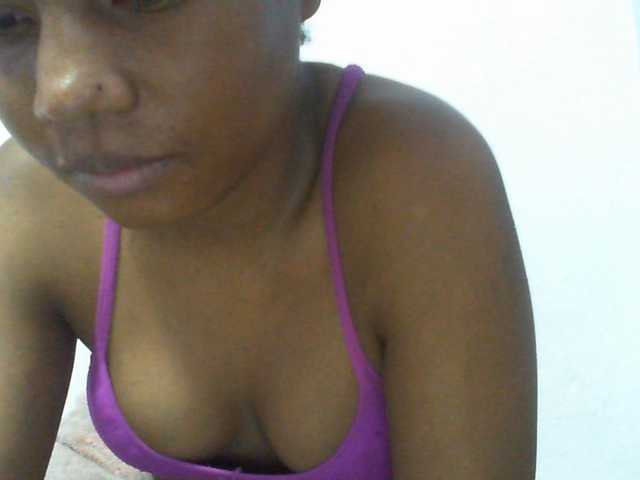 Njara12 live cam on BongaCams
