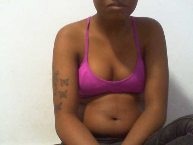 Njara12 live cam on BongaCams