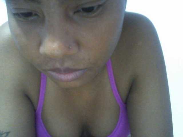 Njara12 live cam on BongaCams