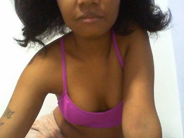Njara12 live cam on BongaCams