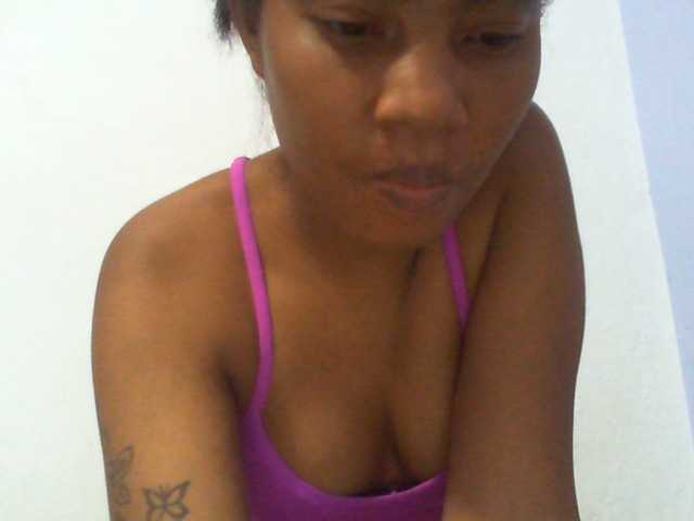 Njara12 live cam on BongaCams