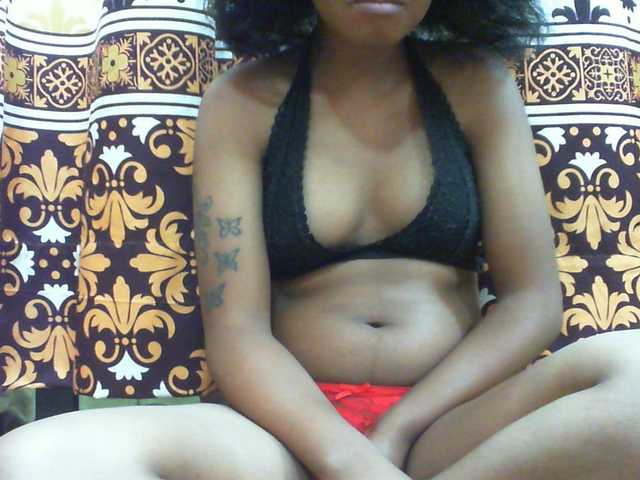 Njara12 live cam on BongaCams