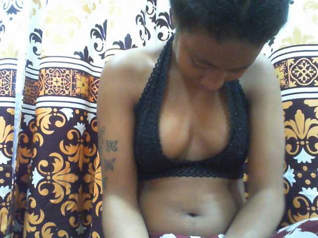 Njara12 live cam on BongaCams