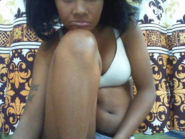Njara12 live cam on BongaCams