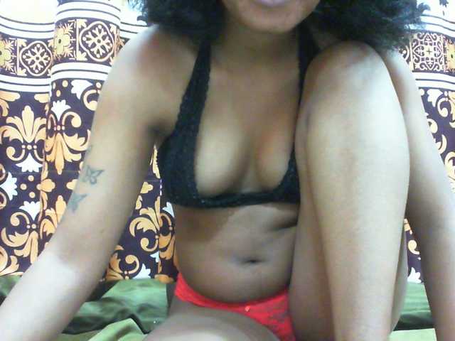 Njara12 live cam on BongaCams