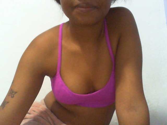 Njara12 live cam on BongaCams