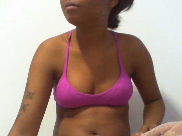 Njara12 live cam on BongaCams
