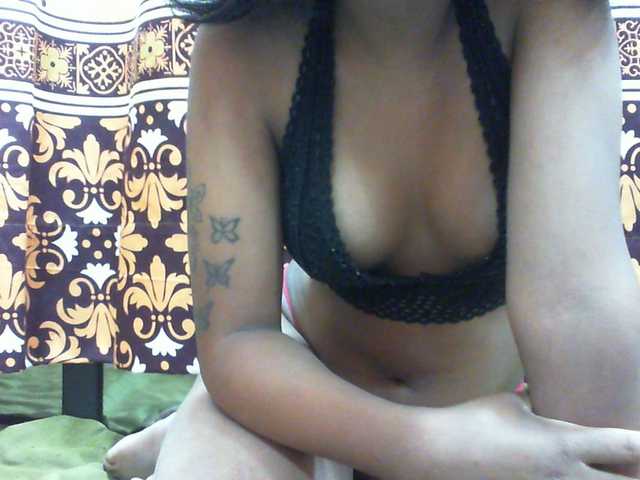Njara12 live cam on BongaCams