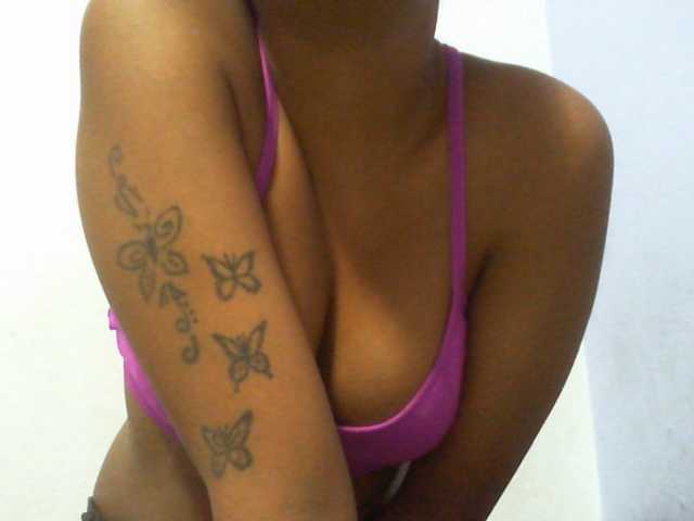 Njara12 live cam on BongaCams