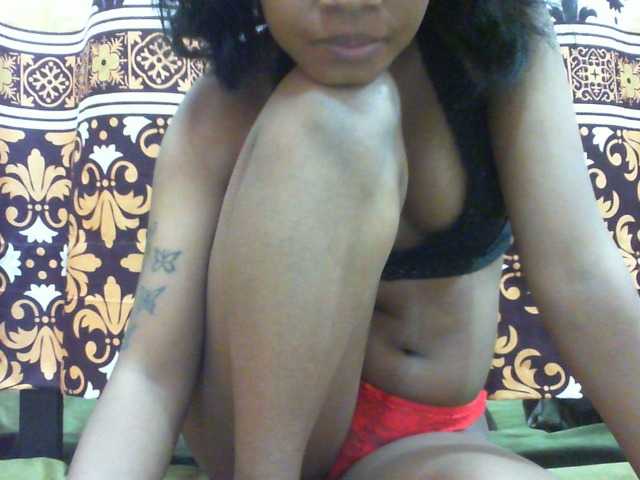 Njara12 live cam on BongaCams