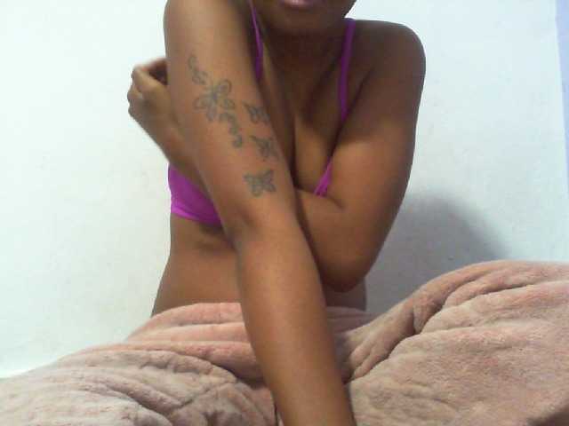 Njara12 live cam on BongaCams