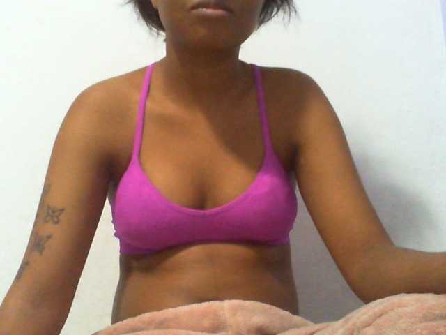 Njara12 live cam on BongaCams