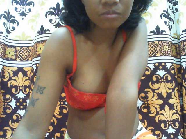 Njara12 live cam on BongaCams