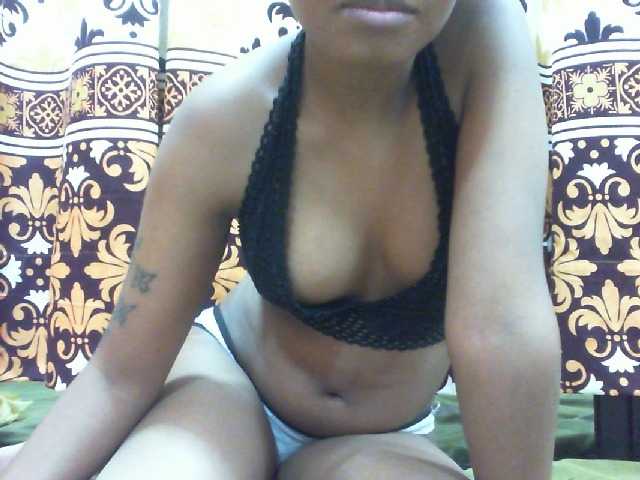 le modèle Maylis55 est en webcam porno dans un show sur le site bongacams, il possède les tags suivants: Ebony,Brunette,Shaved