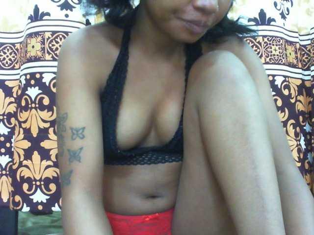 Njara12 live cam on BongaCams