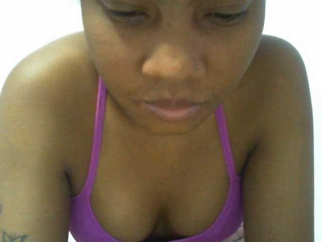 Njara12 live cam on BongaCams
