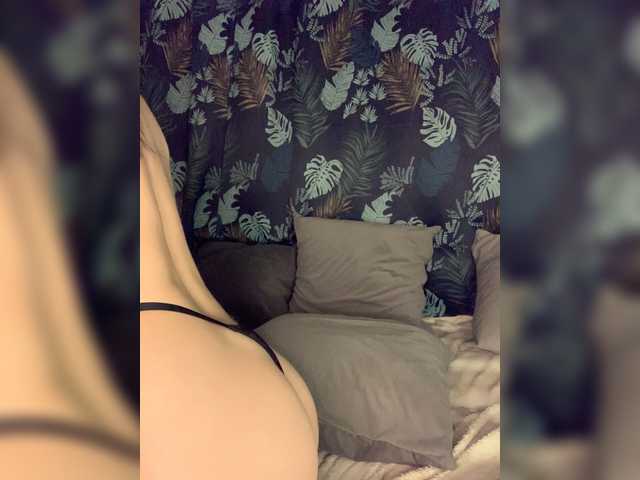  FemaleFatale chat room