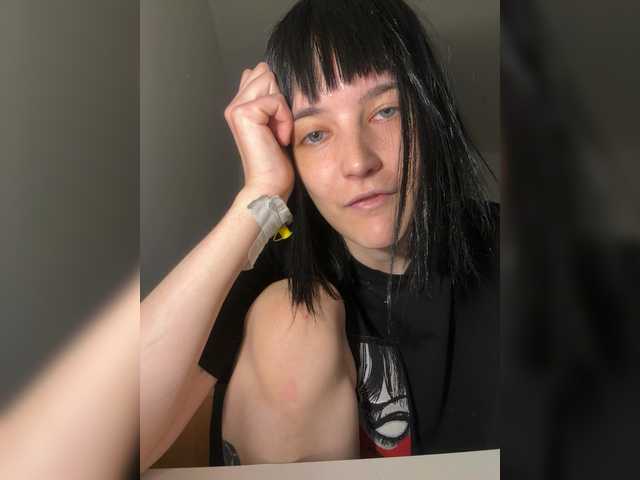 DeadDollz live cam on BongaCams