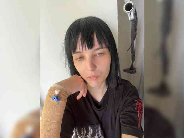 DeadDollz webcam