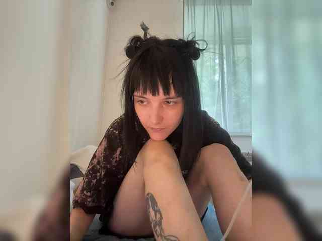 DeadDollz webcam