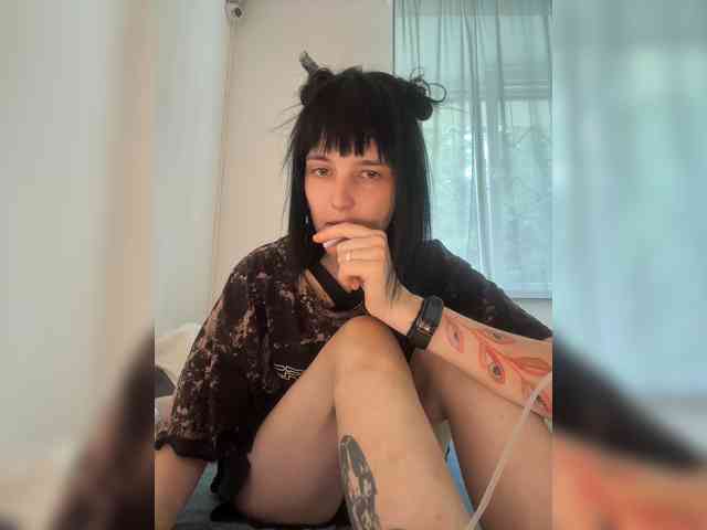 DeadDollz webcam