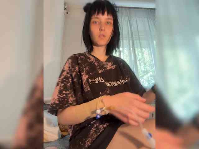 DeadDollz webcam