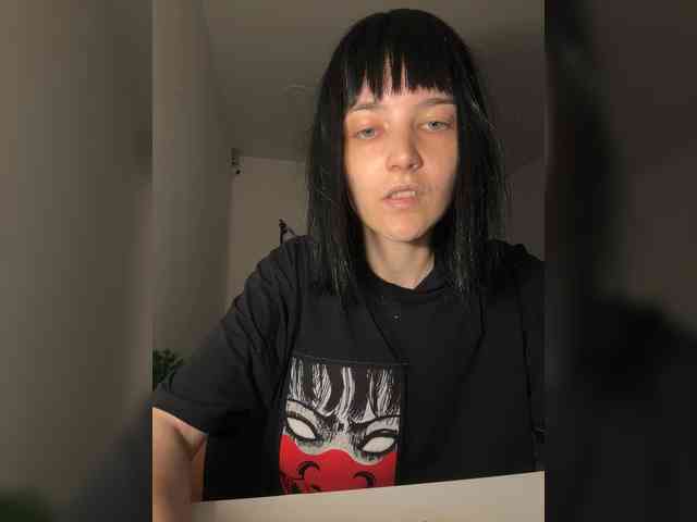 DeadDollz webcam