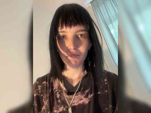 DeadDollz webcam