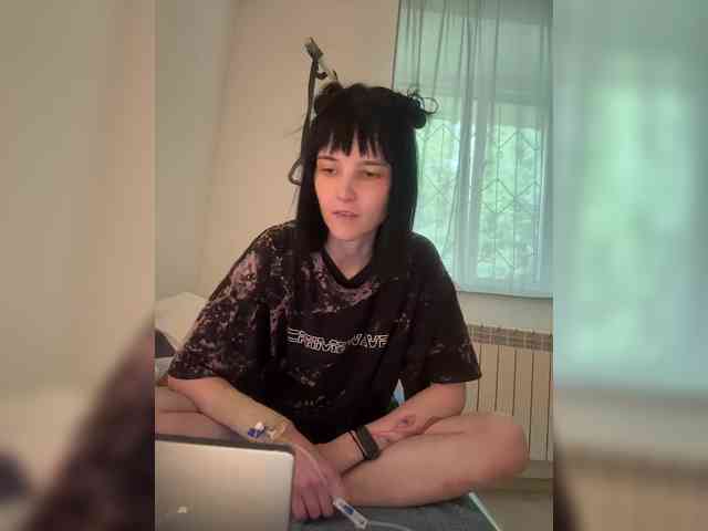 DeadDollz webcam