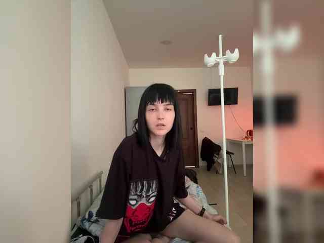 DeadDollz webcam