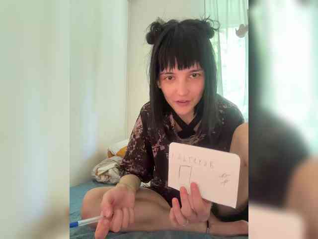 DeadDollz webcam