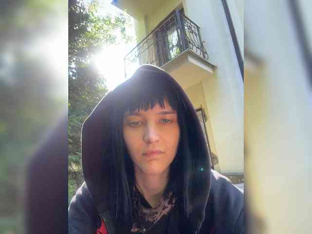 DeadDollz webcam