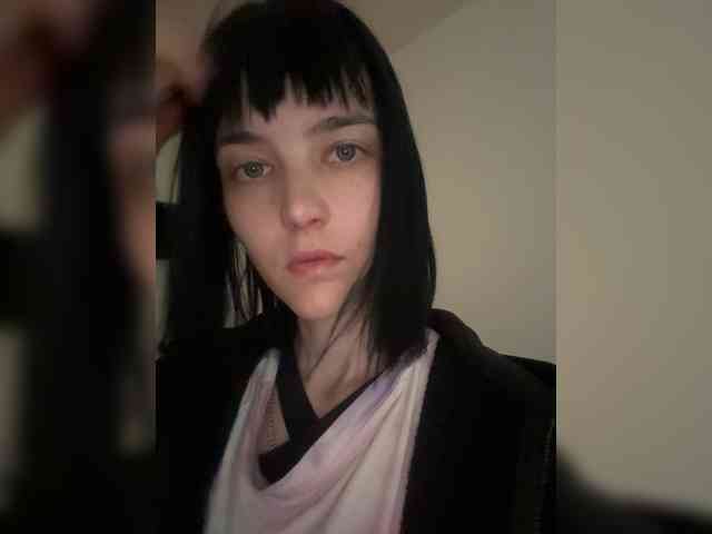 DeadDollz webcam