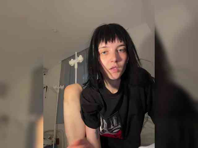 DeadDollz webcam