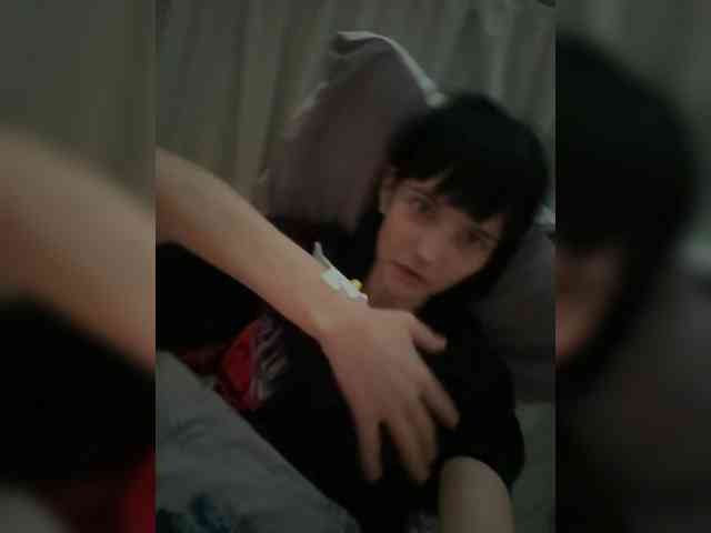 DeadDollz webcam