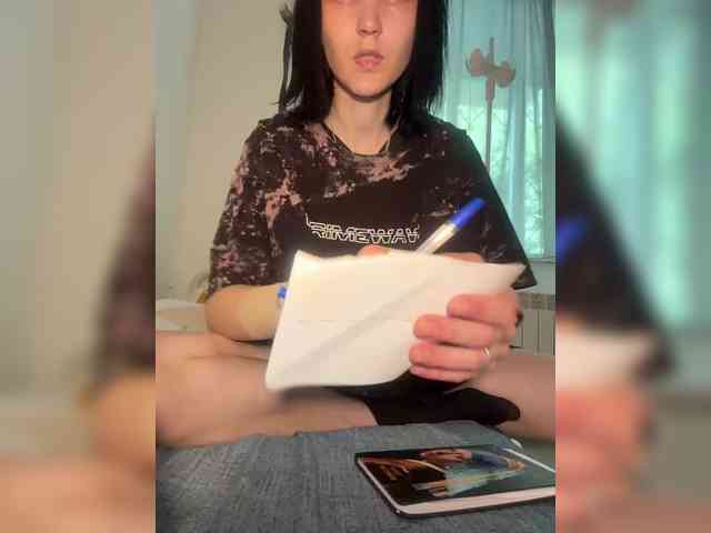 DeadDollz webcam