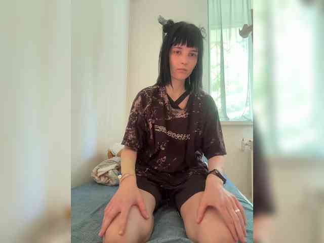 DeadDollz webcam