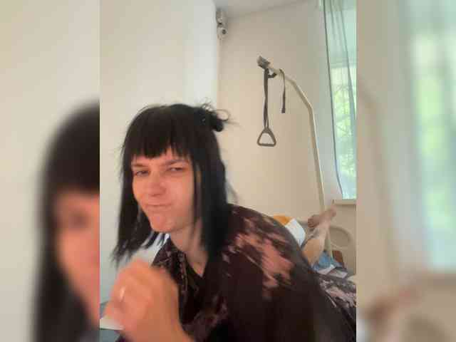 DeadDollz webcam