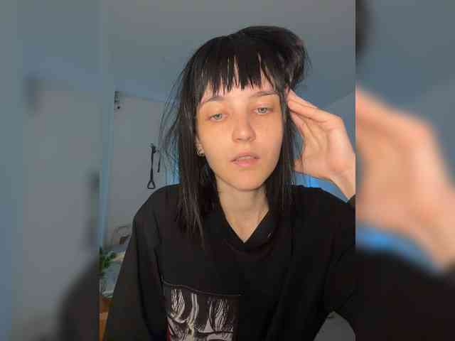 DeadDollz webcam