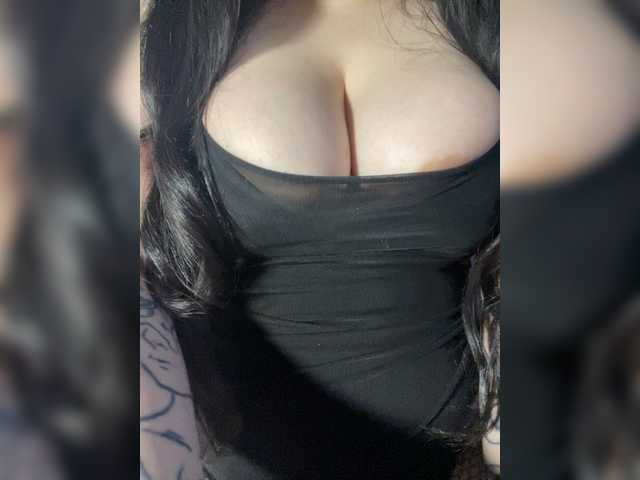 LiLiBet's BongaCams show and profile