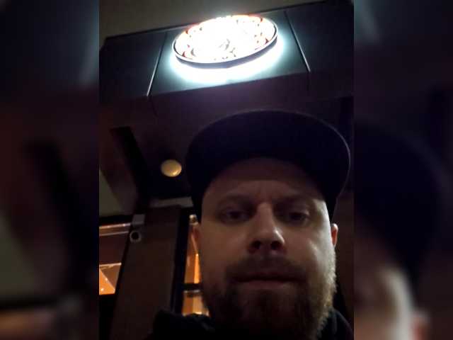 RIM-and-ARI's BongaCams show and profile