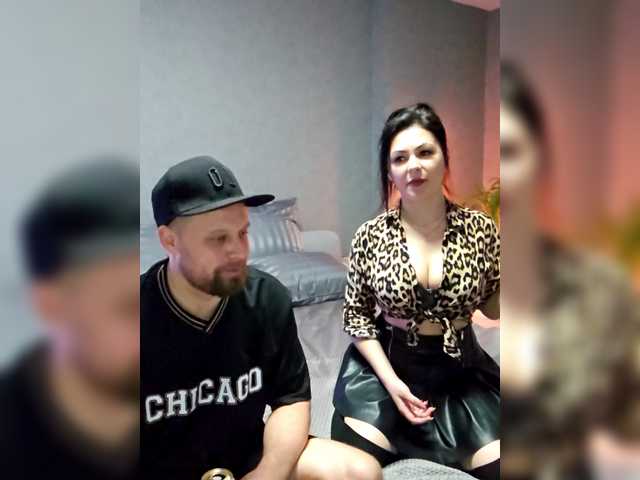 RIM-and-ARI's BongaCams show and profile